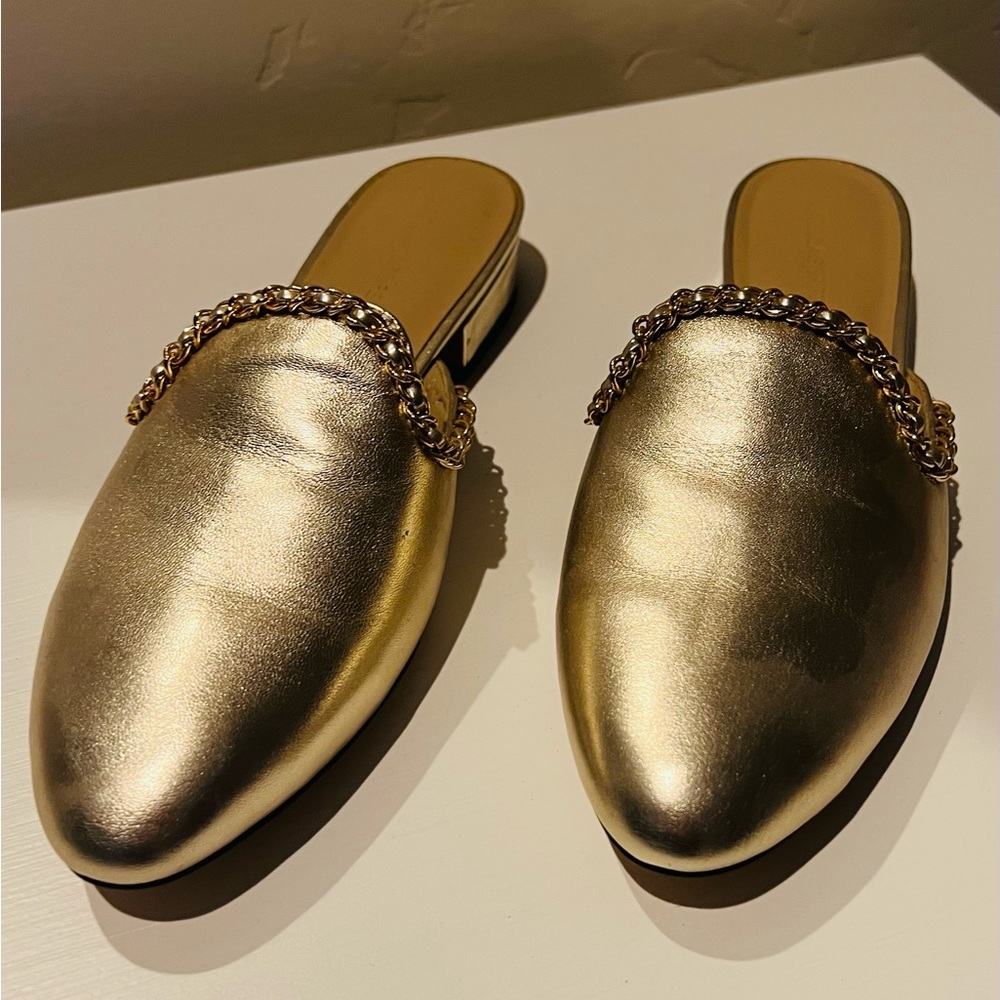 Karl Lagerfeld Paris Gold Flats. Size 10